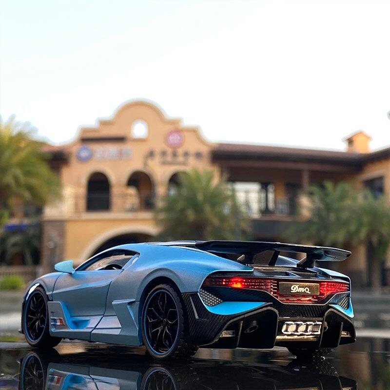 1 :32 Bugatti Veyron Divo Alloy Sports Car Model Diecast Metal Toy Vehicles Car Model Simulation Sound Light Collection Kids Gift