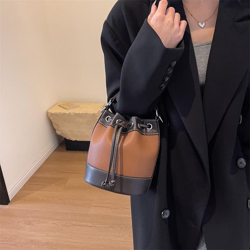 Autumn and Winter New Trendy Fashion Women's Bags Shoulder Messenger Bags Girls Bags Casual Contrasting Color Bucket Bags
