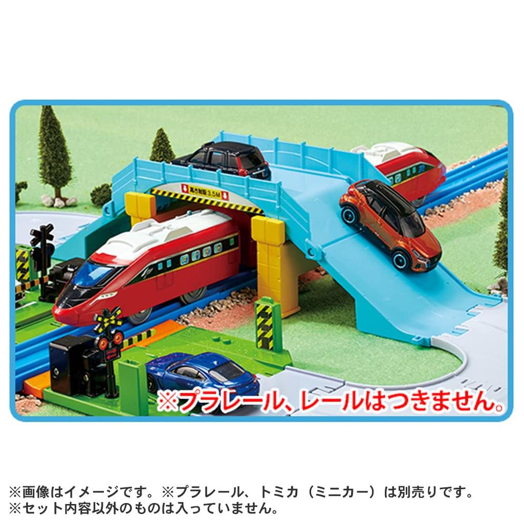 Takara Tomy Tomica Tomica Town Railroad Crossing, Overpass, and Intersection Road Set, Miniature Car Toy, Ages 3 and Up