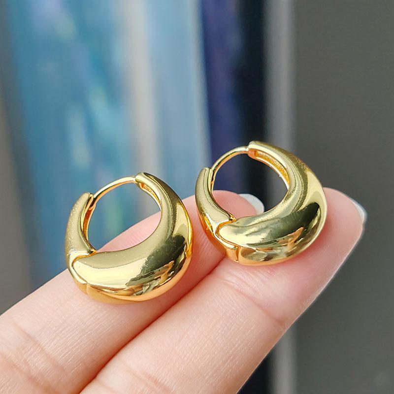 Tide And Versatile Metal Water Drop Earrings Women'S Simple Fashion Stud Earrings Light Luxury High-End Earrings