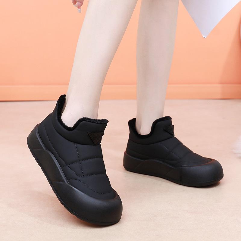 New Women's Snow Boots for Winter With Plush Thick Warm Cotton Shoes Fashionable Casual Versatile Short Boots for One Foot