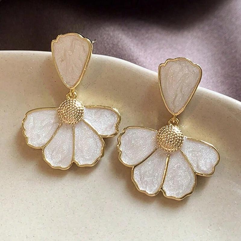 1 Pair Floral Design Fresh Earrings Suitable for Daily Matching