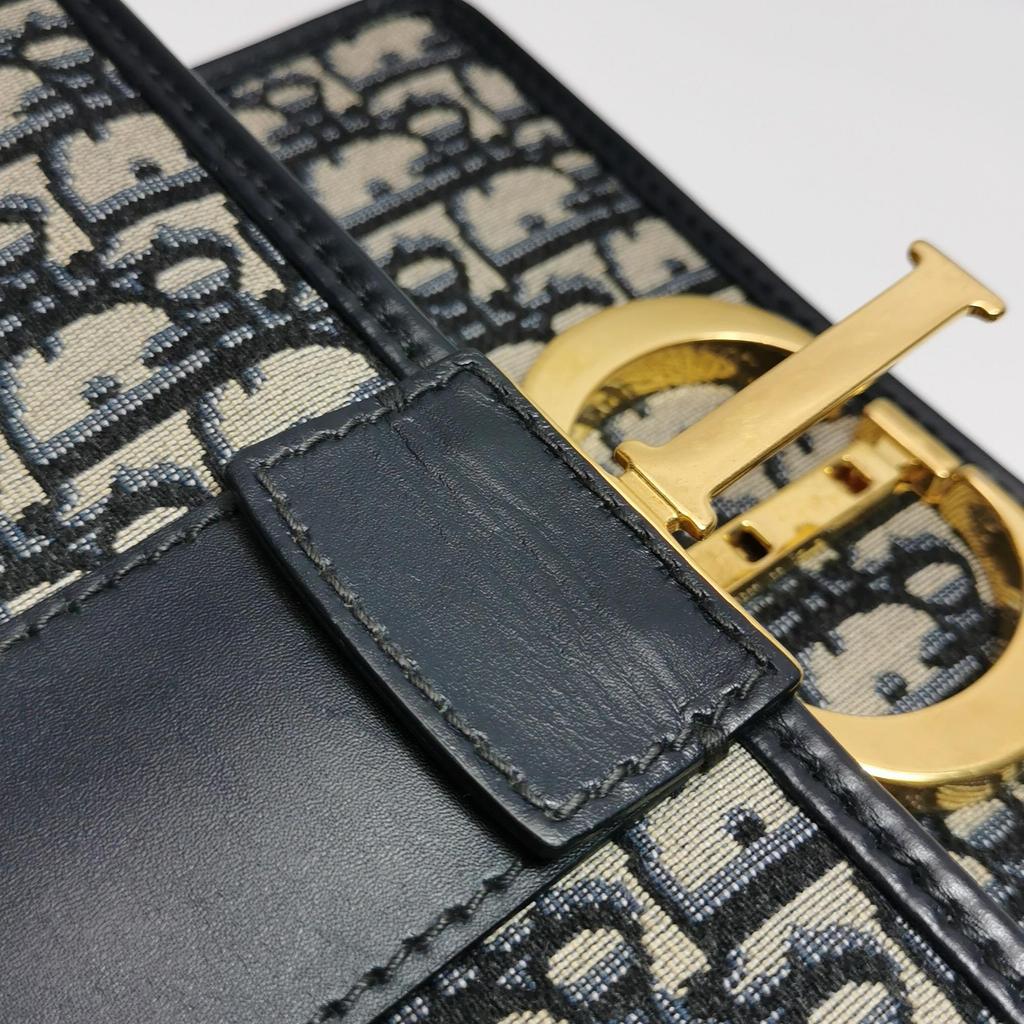 [Pre-Owned] 30 Montaigne Oblique Embroidered Monogram Flap Adjustable Shoulder Strap Montaigne Box Bag Leather Details Large - Good #IT1VG5