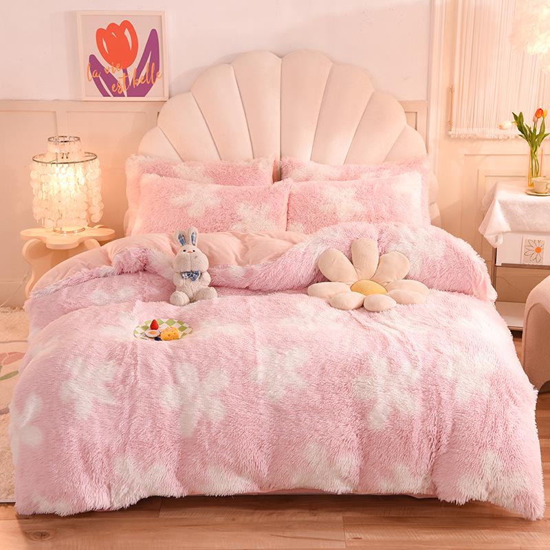 "Mink Velvet Plush Winter Bed Set: Four-Piece Solid Color Quilt Cover"