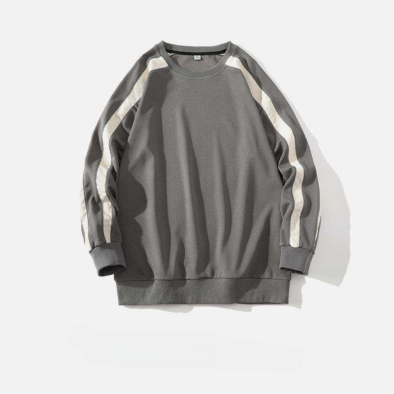 Мужской свитер с круглым вырезом и длинными рукавами на весну и осень в контрастную полоску