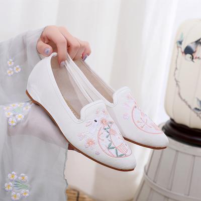 [Милый кролик] 2024 летние новые продукты Китайский стиль ретро вышитые туфли этнический стиль женская обувь старинная женская обувь обувь ханьфу