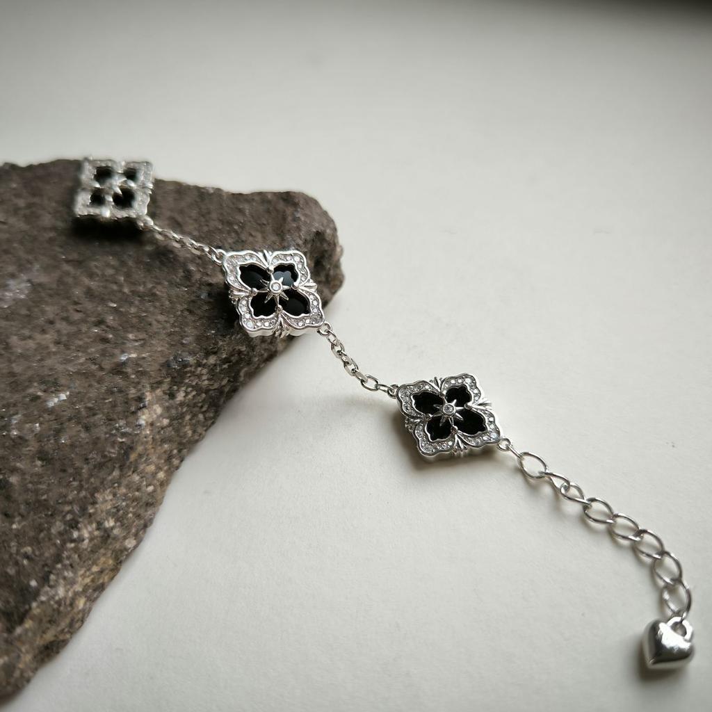 Серебряный браслет с натуральным ониксом, фианитами, вес изделия 11,36 гр (2177432)