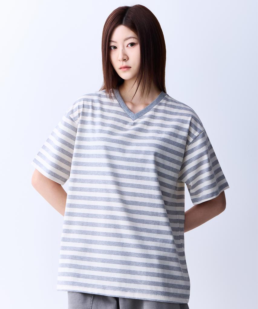 ADERNM Summer Daily Big Stripe Crop V-Neck T-Shirt Light Gray