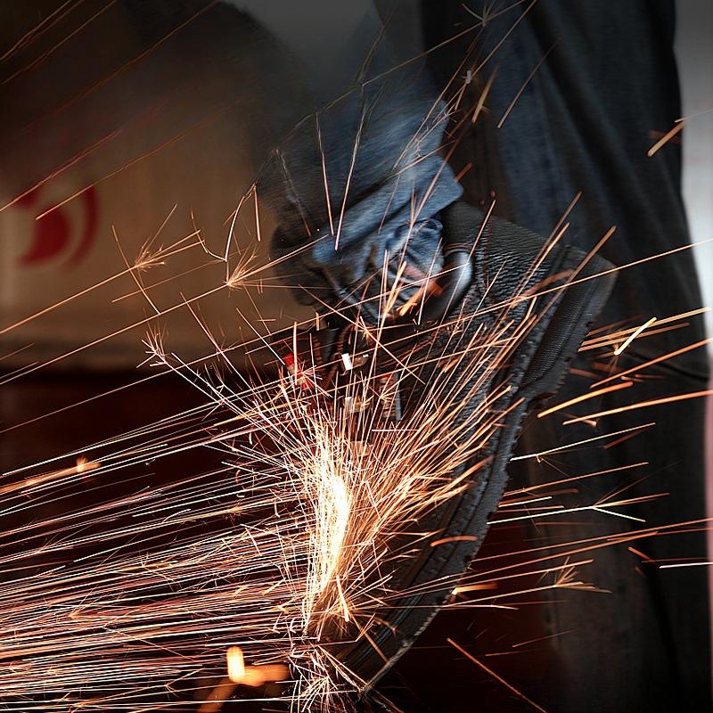 Обувь для страхования труда Противоударные и противоударные стальные пластины с ремнем Нескользящие, маслостойкие и износостойкие стальные боты Защитная обувь