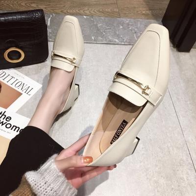 Женские туфли на высоком каблуке 2024 Осень Новая Корейская версия Квадратные Элегантные Банкетные туфли Металлические туфли на квадратном каблуке