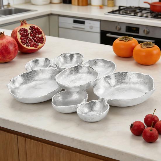 Декоративная сервировочная тарелка с 9 отделениями для закусок, многосекционное блюдо, современный металлический поднос для еды на стол для вечеринок и встреч.