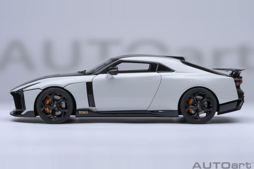 AUTOart Scale Nissan by ITALDESIGN Finished Model 77511 1/18 GT-R50 (Metallic White/Black)