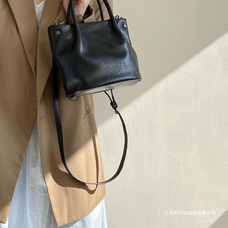 2025 Women's Retro Versatile Bucket Handbag - Casual, Handheld, Shoulder, Crossbody