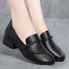 Модные женские туфли на среднем каблуке из мягкой кожи, осень 2024 г., новые нескользящие туфли для мам, удобные повседневные туфли с мягкой подошвой, изящные простые