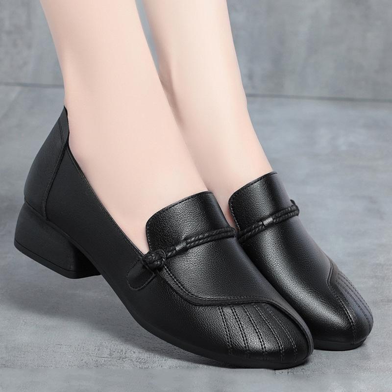 Модные женские туфли на среднем каблуке из мягкой кожи, осень 2024 г., новые нескользящие туфли для мам, удобные повседневные туфли с мягкой подошвой, изящные простые