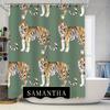 Стильная шторка для душа с тигровым принтом для декора ванной комнаты, персонализированная с пользовательским именем, с зеленым фоновым узором, украшение для дома.