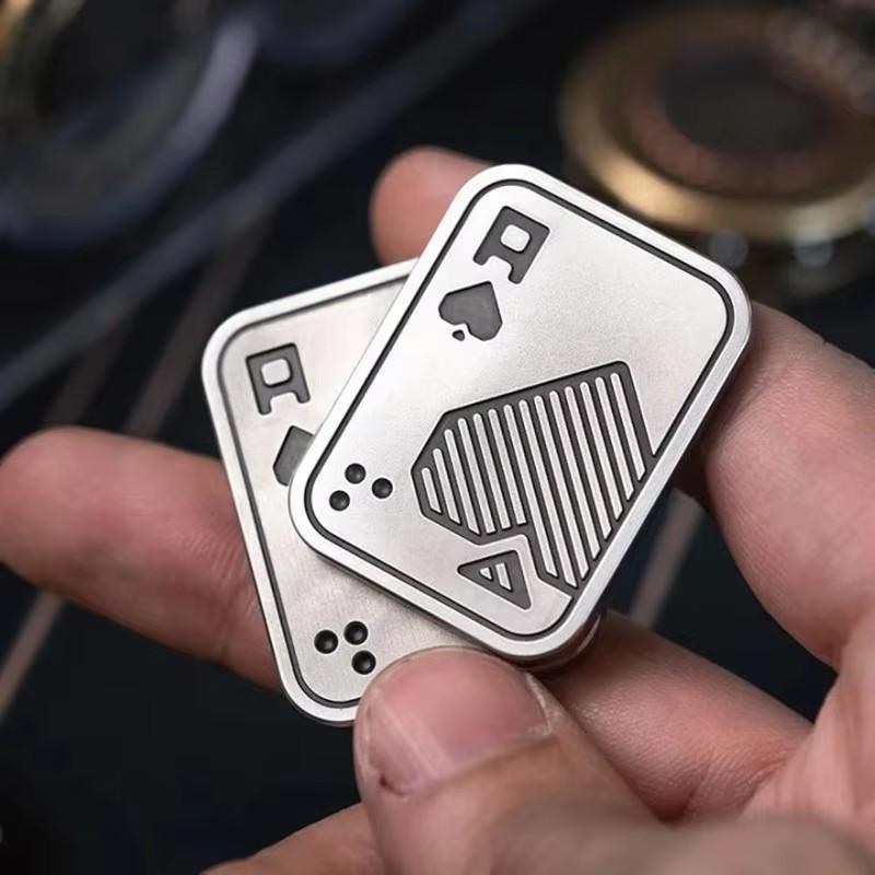 1 шт. Покер A K Металлический Push Poker EDC Наконечник пальца Гироскоп Игрушка Декомпрессия Металлическая Двухслойная Покерная карта Офисная Повседневная Игрушка Вращалка для пальцев