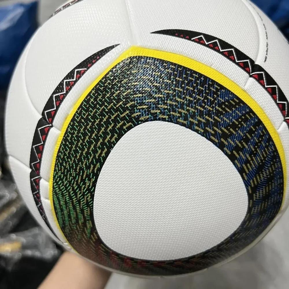 2010 Soccer Ball for Men Professional Size 5 Futbol Child Outdoor Sports Training Ball High Quality Adult Team Match Footballs