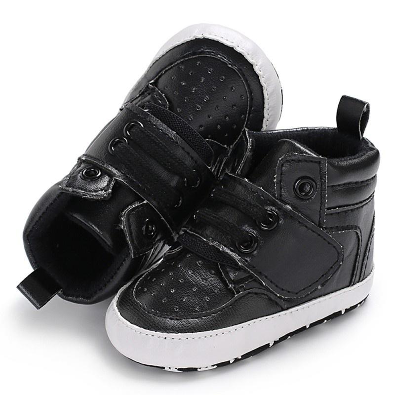 Милые кроссовки для новорожденного