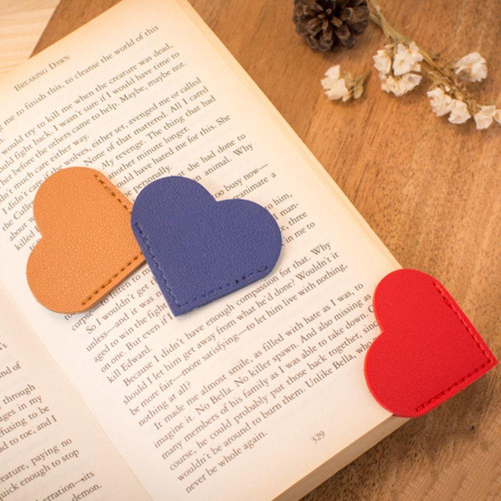 Heart-shaped Leather Bookmark Vintage Book Page Marker Portable Corner Page Marker Books