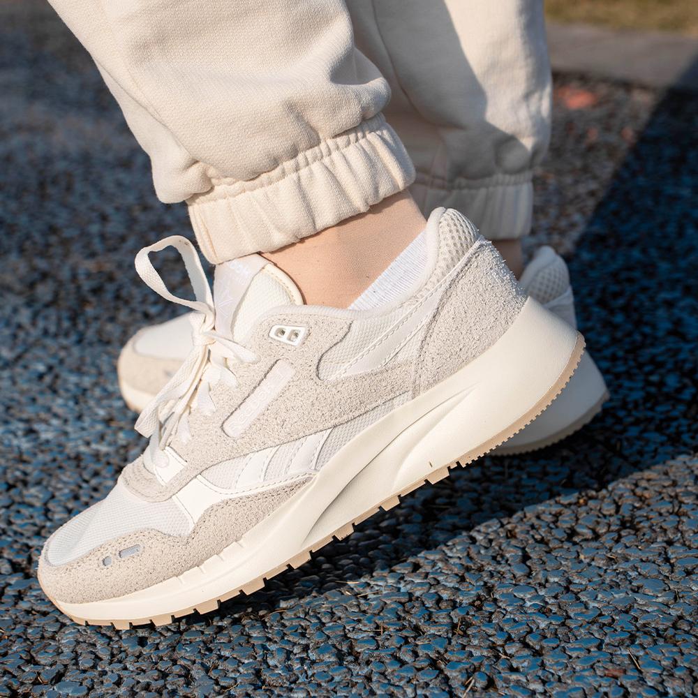 Reebok Классические кожаные 2400 Vintage Chalk унисекс кроссовки кремовые алебастрово-жемчужные 100201038