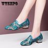 Большие размеры женские весенние мягкие кожаные сетчатые полые сандалии Большие размеры этнические кружевные вышитые пэчворк туфли на низком каблуке