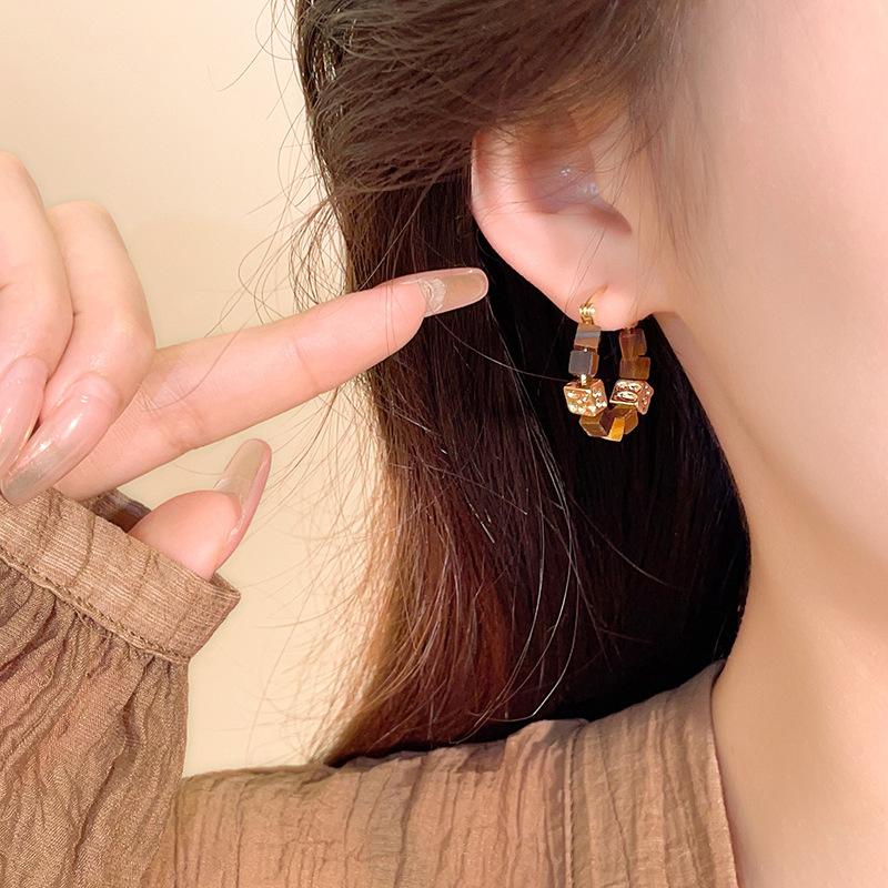 Vintage Square Beaded Metal Gold Color Earrings  French Fashion Jewelry Luxury Accessories For Women Or Girls Eardrop Gifts