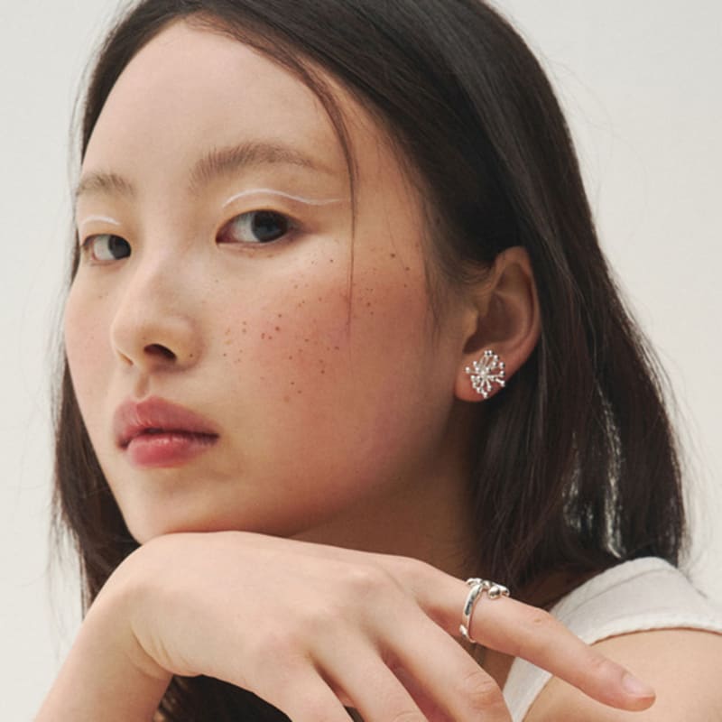 tout frog earring