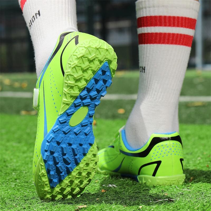 Kid's Soccer Shoes Rubber Soft Sole Artificial Turf Professional Kids Soccer Shoes