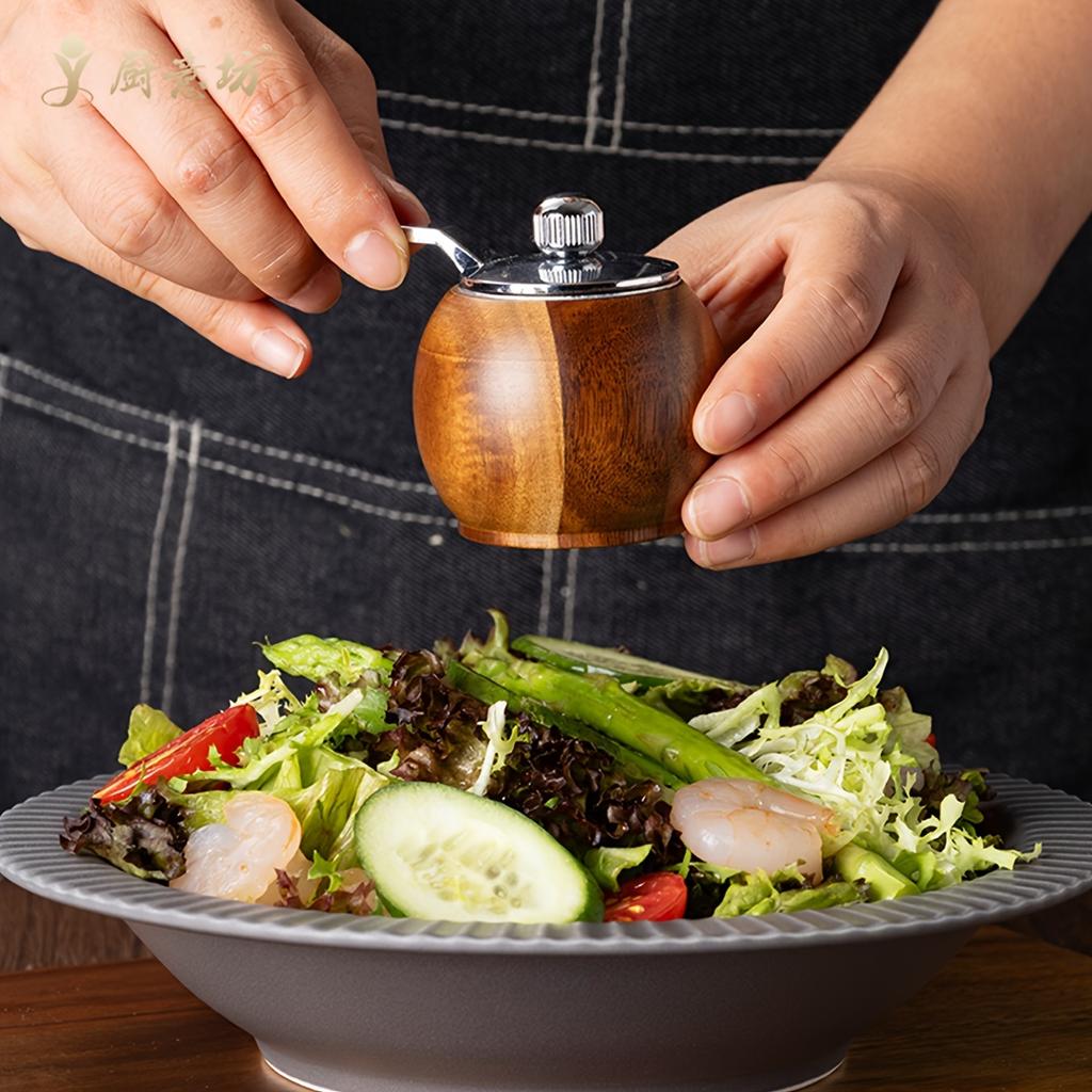 1pc Wooden Manual Pepper and Sea Salt Grinder - Hand-Cranked Spice Mill for Steak, BBQ & Kitchen Use