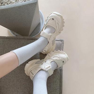 Модные женские спортивные сандалии на танкетке с вырезами, женские сандалии для улицы, крутая платформа, женская пляжная летняя обувь 2025, новая обувь