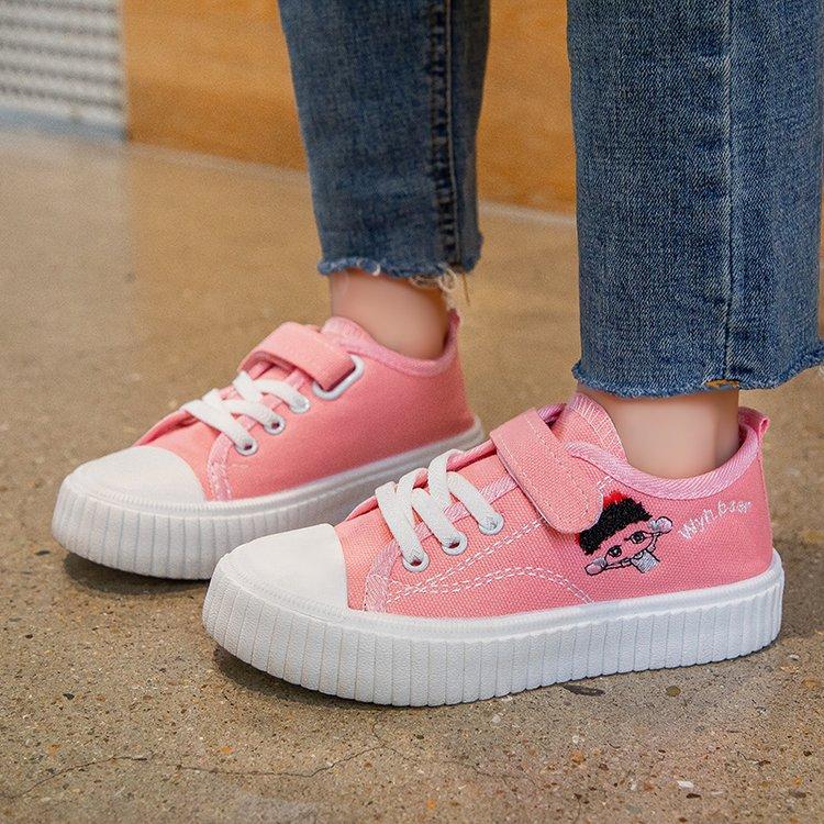 Корейская версия белых туфель для девочек, детские парусиновые туфли, милые мультяшные повседневные спортивные туфли для девочек, вышитые туфли на платформе для бега