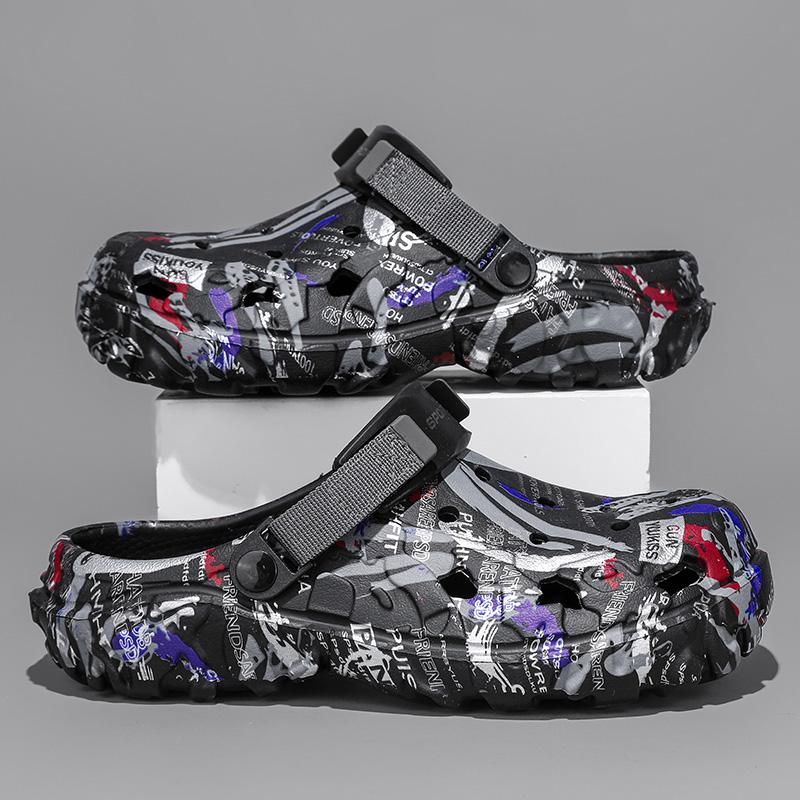 Fashion Summer Men Garden Clogs 2025 Summer Slippers for Men Outdoor Slide Soft Beach Shoes Male Summer Sandals