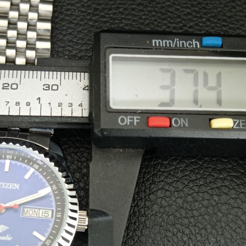 VINTAGE REFURBISHED CITIZEN AUTOMATIC 8200 JAPAN MENS BLUE DIAL WATCH a446871-1