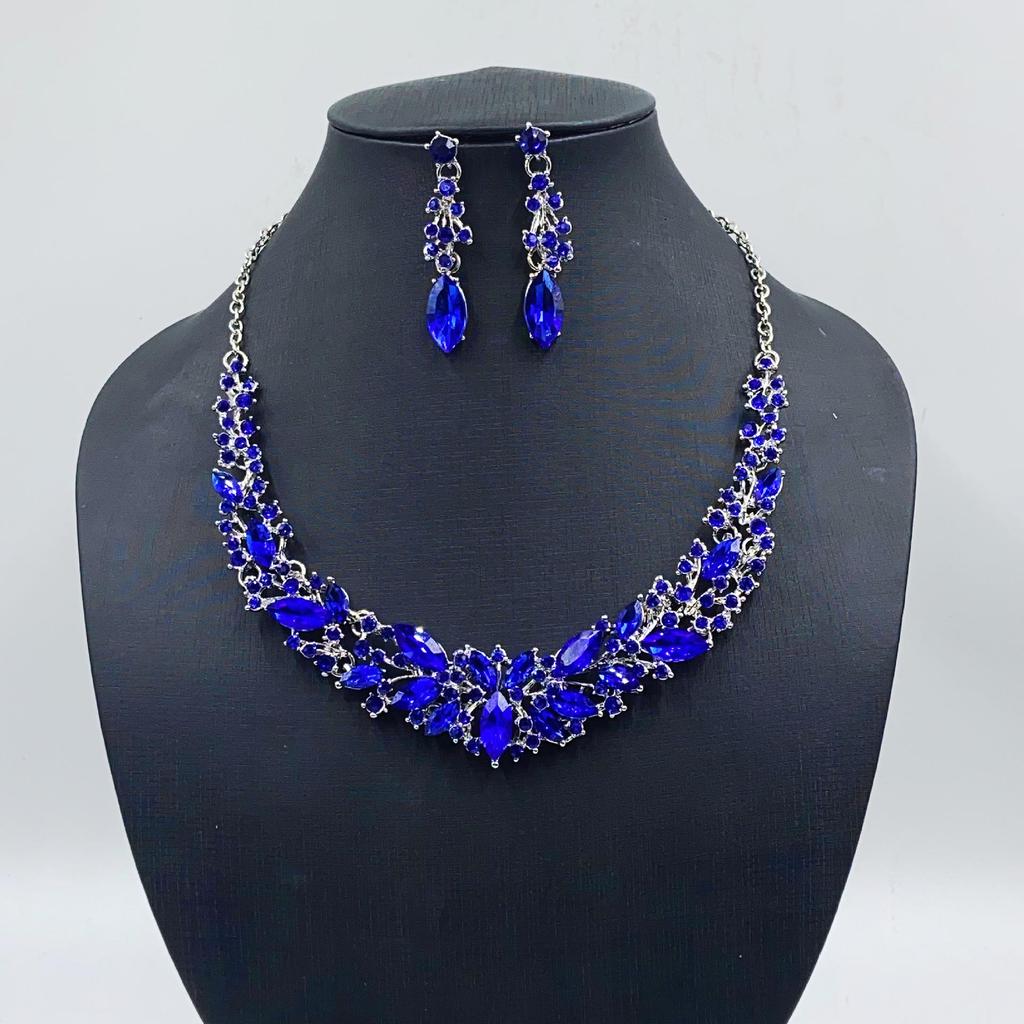 Винтажный европейский и американский вечерний набор: ожерелье и серьги - цветочный дизайн