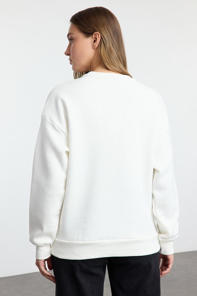 Women's Fashionable Stylish Sweatshirt Ecru Thick Inside Fleece Slogan Patch Detailed Oversize Wide Cut Knitted Sweatshirt