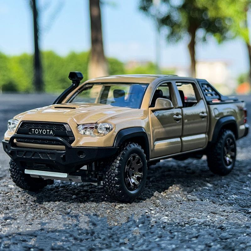 1/32 Toyota Tacoma Alloy Pickup Car Model Diecasts Metal Off-Road Vehicles Car Model High Simulation Sound and Light Childrens Toy Gift