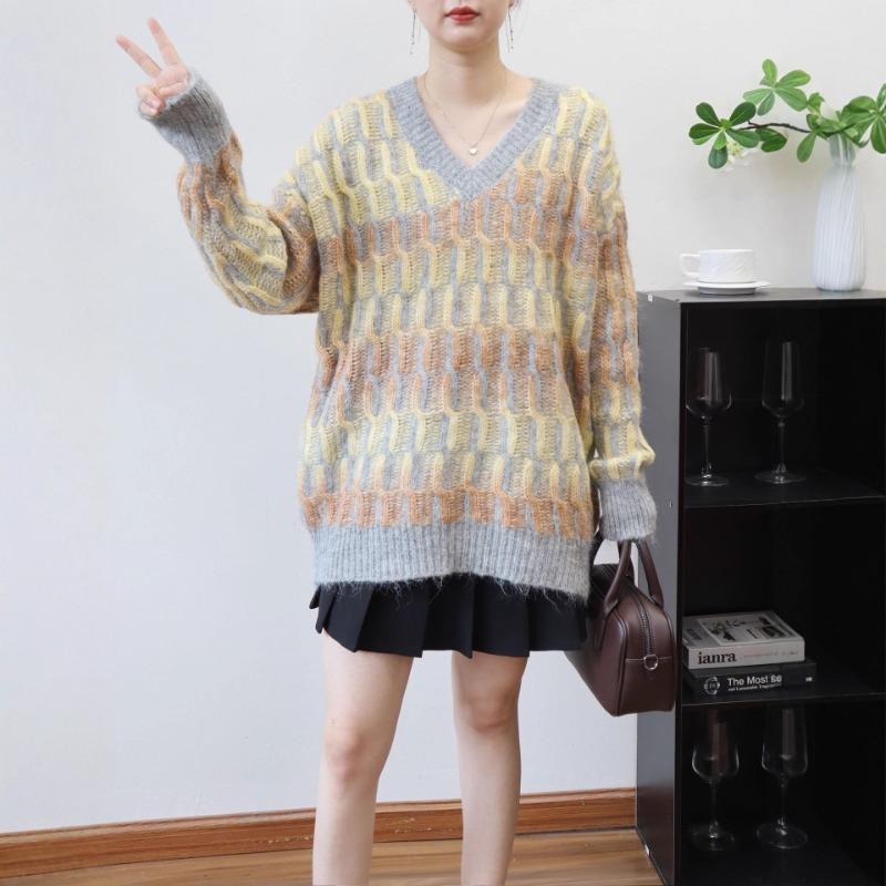 Gentle Wind Gradual Change Sweater Pullover Autumn and Winter New Medium and Long V-neck Loose Knitted Sweater Top Women