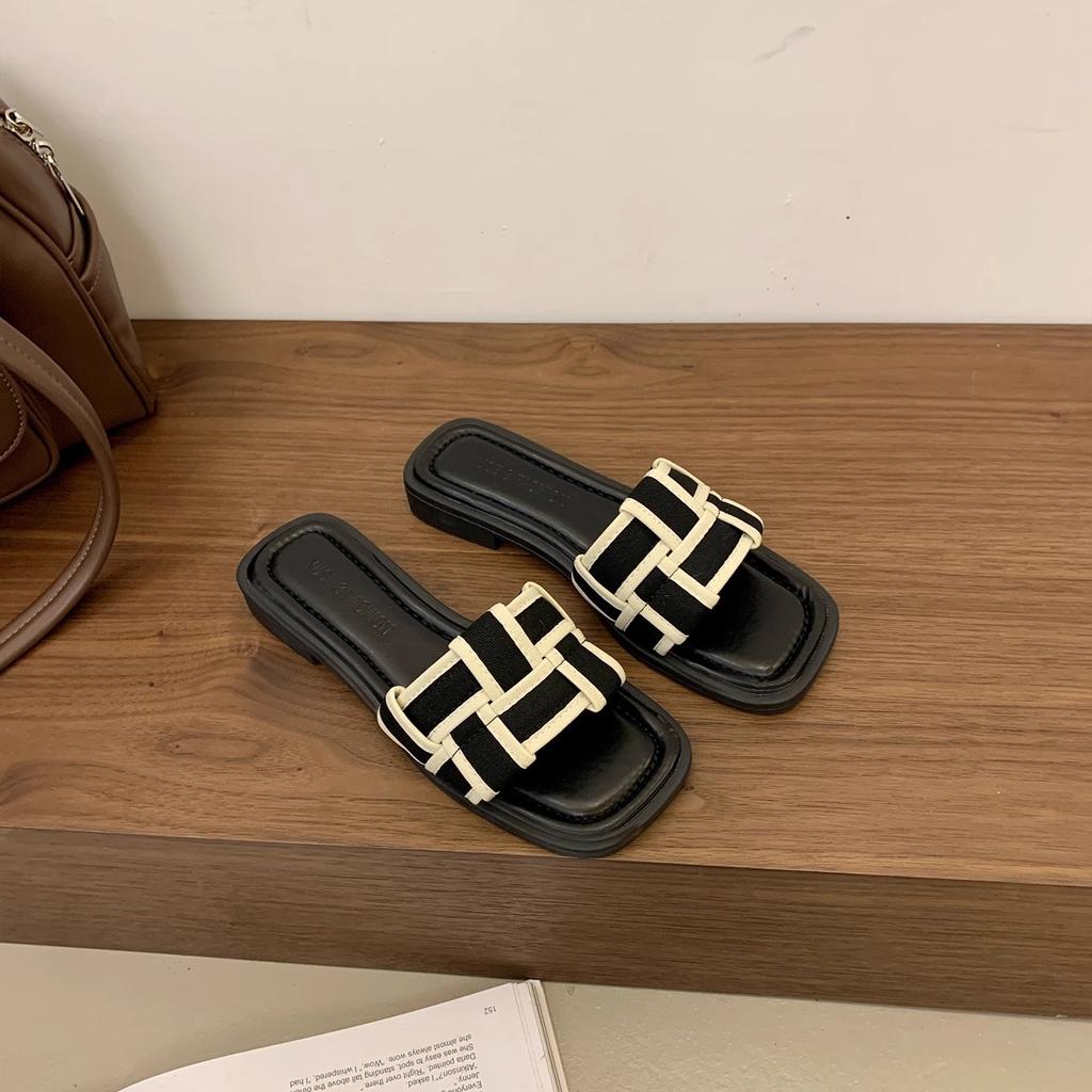 French Internet Celebrity Flat Bottom Slippers Women Wear 2025 Summer New Small Fragrant Style Fashion High Sense Sandals