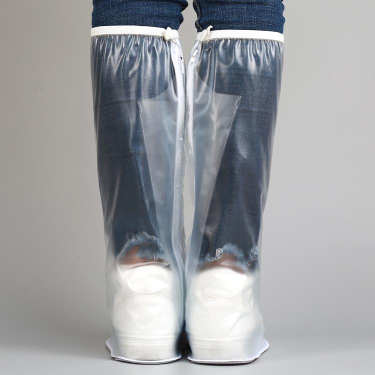 Мужские и женские высокие бахилы с прессованным краем и утолщенной подошвой. Износостойкие и высококачественные водонепроницаемые бахилы.