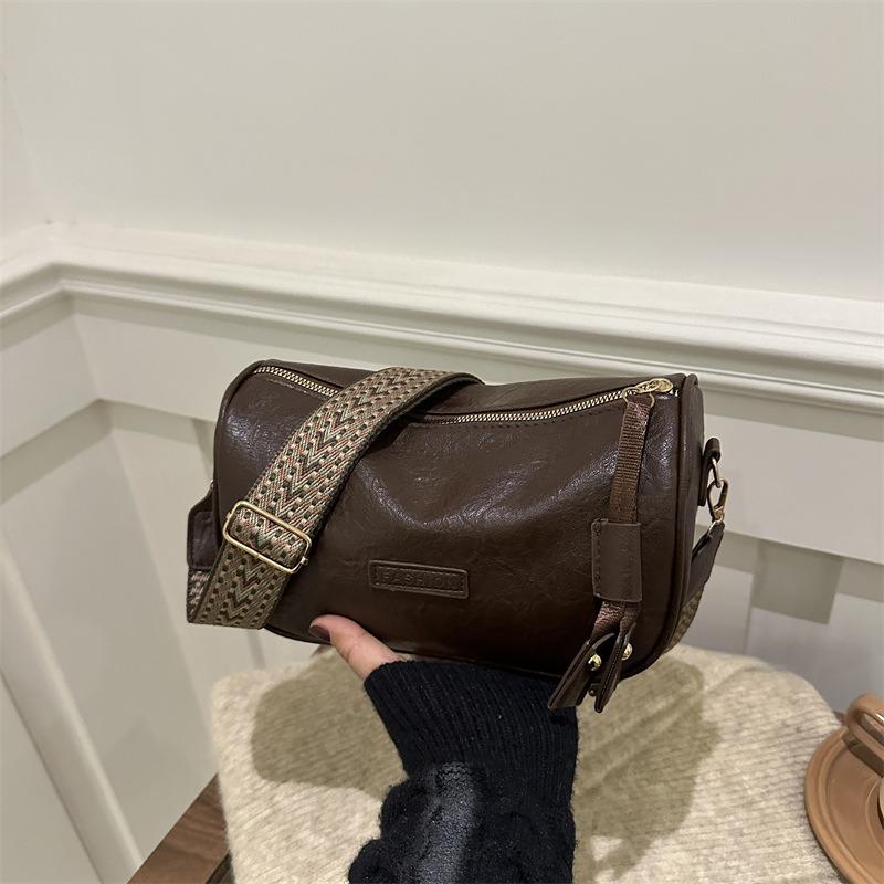 High-end retro small bag women's new popular versatile wide shoulder strap messenger bag fashion popular small square bag