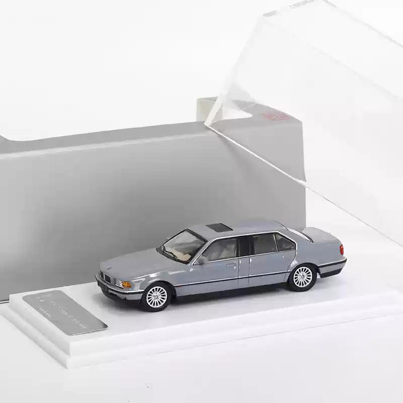 DCM Cars Масштаб 1/64 Седан BMW 7 серии E32 E38 с удлиненной колесной базой Модель автомобиля Металлическая модель автомобиля Игрушка Коллекция Украшение