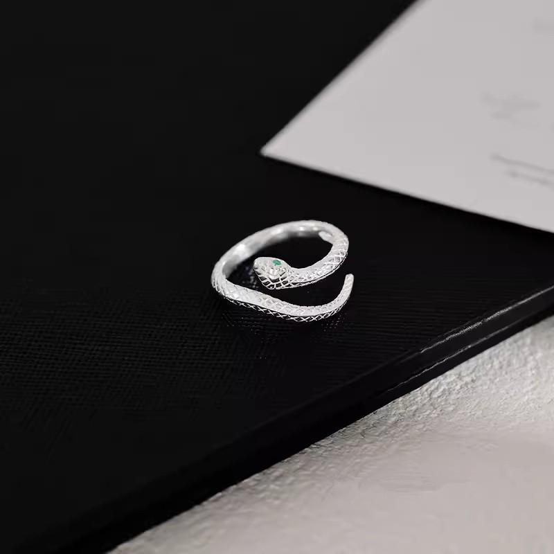 2024 S925 Silver Luxury Snake Ring for Women - High-End Niche Design for Index or Tail Finger