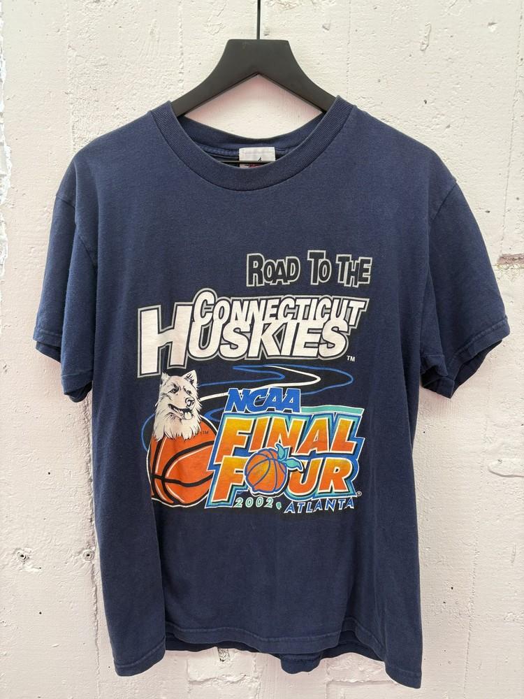 Vintage Connecticut Huskies Shirt Mens Large NCAA Basketball Final Four 2002 90s Unisex T-Shirt
