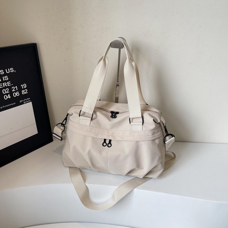 Спортивная сумка большой вместимости для отдыха 2025 новая корейская версия модная в иностранном стиле сумка через плечо простая дорожная сумка-мессенджер