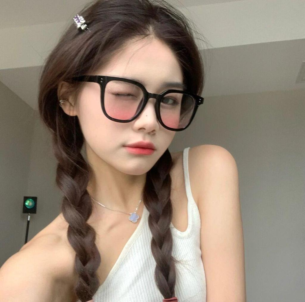 Солнцезащитные очки Pure Desire Blush: Унисекс Летний Стиль, Черная Оправа, Чайный Оттенок, Защита от УФ-лучей