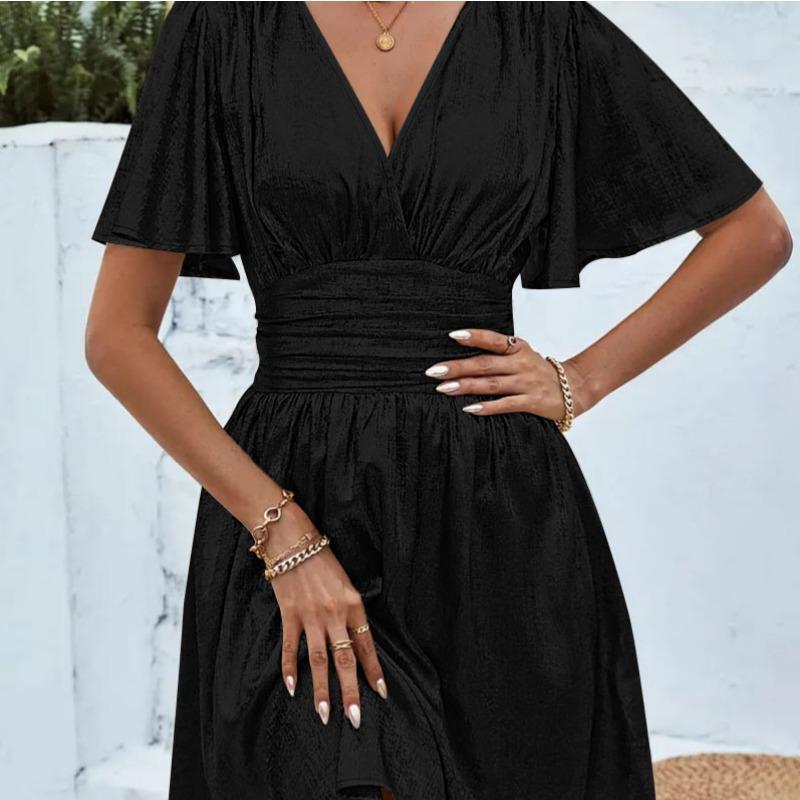 Женское летнее платье металлик однотонного цвета с V-образным вырезом и оборками на рукавах