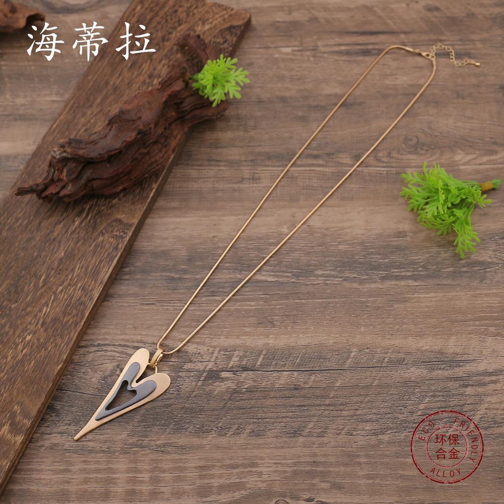 Новая полая матовая подвеска в форме сердца, женское персонализированное длинное колье цвета оружейного металла и золота с матовым сердцем