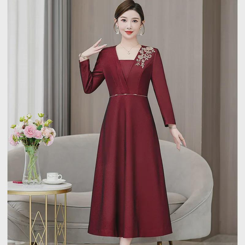 Elegant Beaded Wine Red Mother-in-Law Wedding Dress for Autumn/Winter 2024