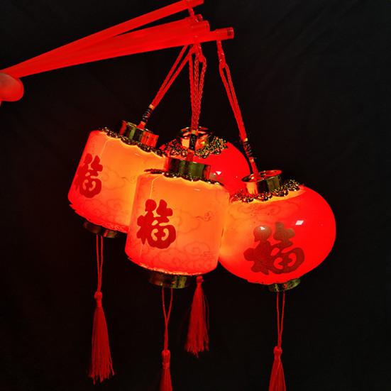 Traditional Chinese New Year Lantern Fu Character Print Spring Festival Lantern with Tassel Holiday Decoration